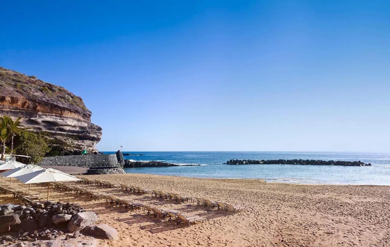 Luxury Apartment, Parking, Terrace, Pool. Arona  Spain